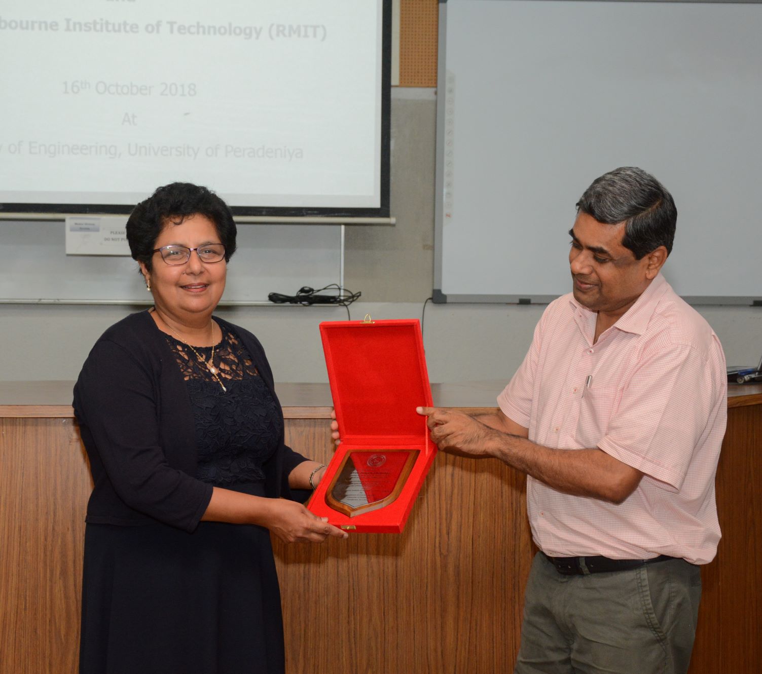 Prof. Sujeeva Setunga and Prof. Leelananda Rajapaksha4
