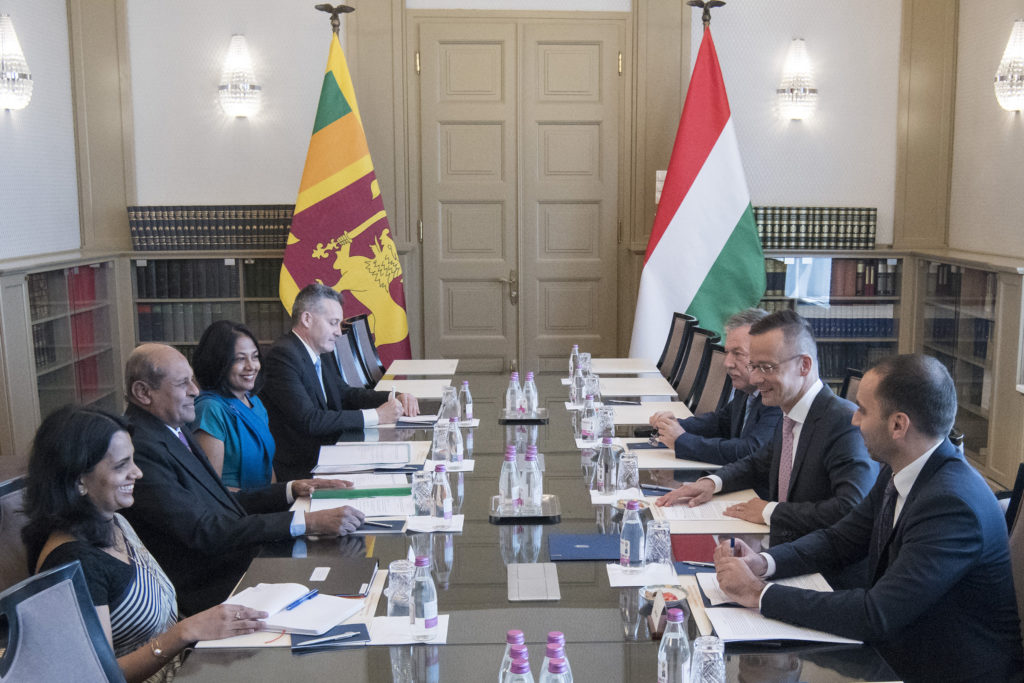 Szijjártó Péter külgazdasági és külügyminiszter és Tilak Marapana, Srí Lanka-i külügyminiszter találkozója 2019. június 14-én a Külgazdasági és Külügyminisztériumban. Fotó:KKM/Burger Zsolt
