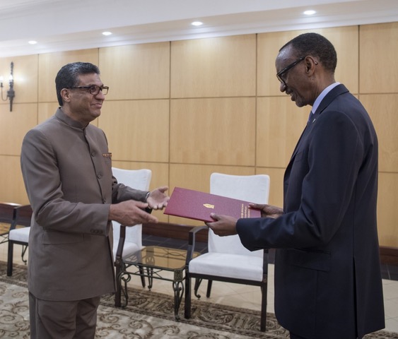 High Commissioner presents credentials to President Kagame