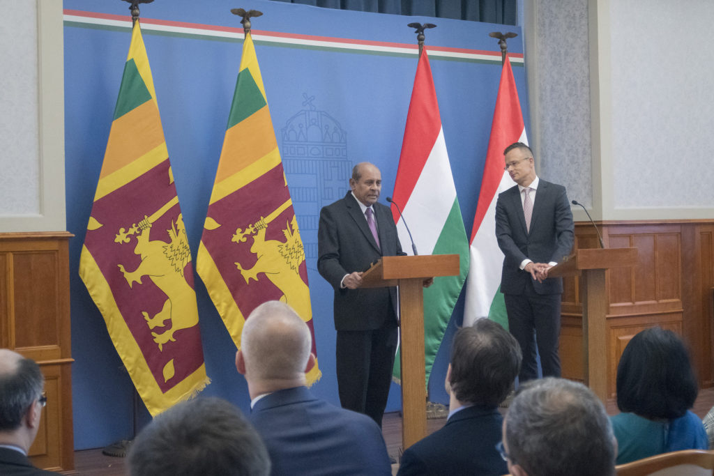 Szijjártó Péter külgazdasági és külügyminiszter és Tilak Marapana, Srí Lanka-i külügyminiszter találkozója 2019. június 14-én a Külgazdasági és Külügyminisztériumban. Fotó:KKM/Burger Zsolt